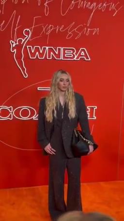 女狀元佩吉強(qiáng)勢登陸WNBA，實(shí)力超強(qiáng)，顏值也杠杠的